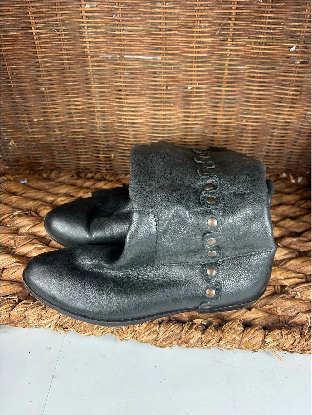 Nine-west vintage Black leather mid-calf boots with side studs